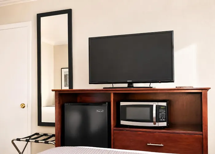 Clarion Inn